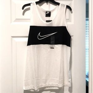 NWT Nike loose fit women’s Black and white tank. Size large